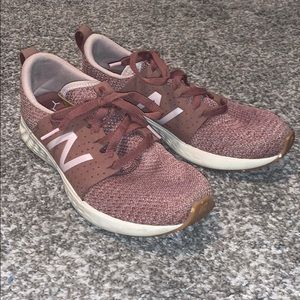 New Balance tennis shoes